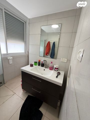 דירה, רות 5, כרמליה, חיפה