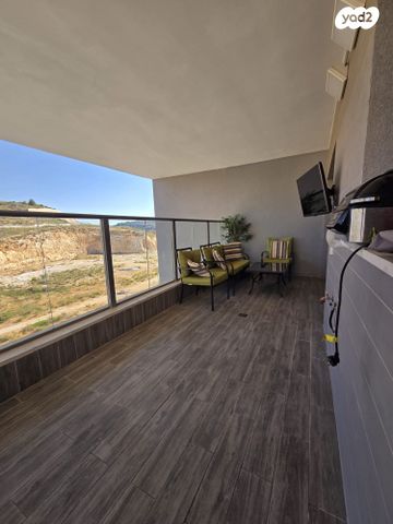 דירה, נחל דן, רמת נבון . הר כרמי, כרמיאל