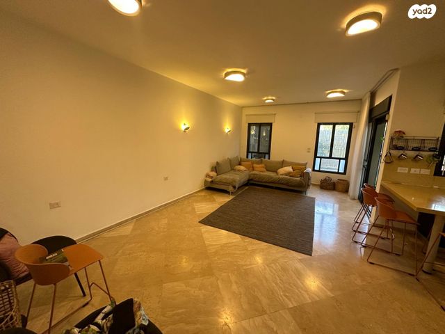 בית פרטי/ קוטג', נווה אילן - אזרחי, יבנה