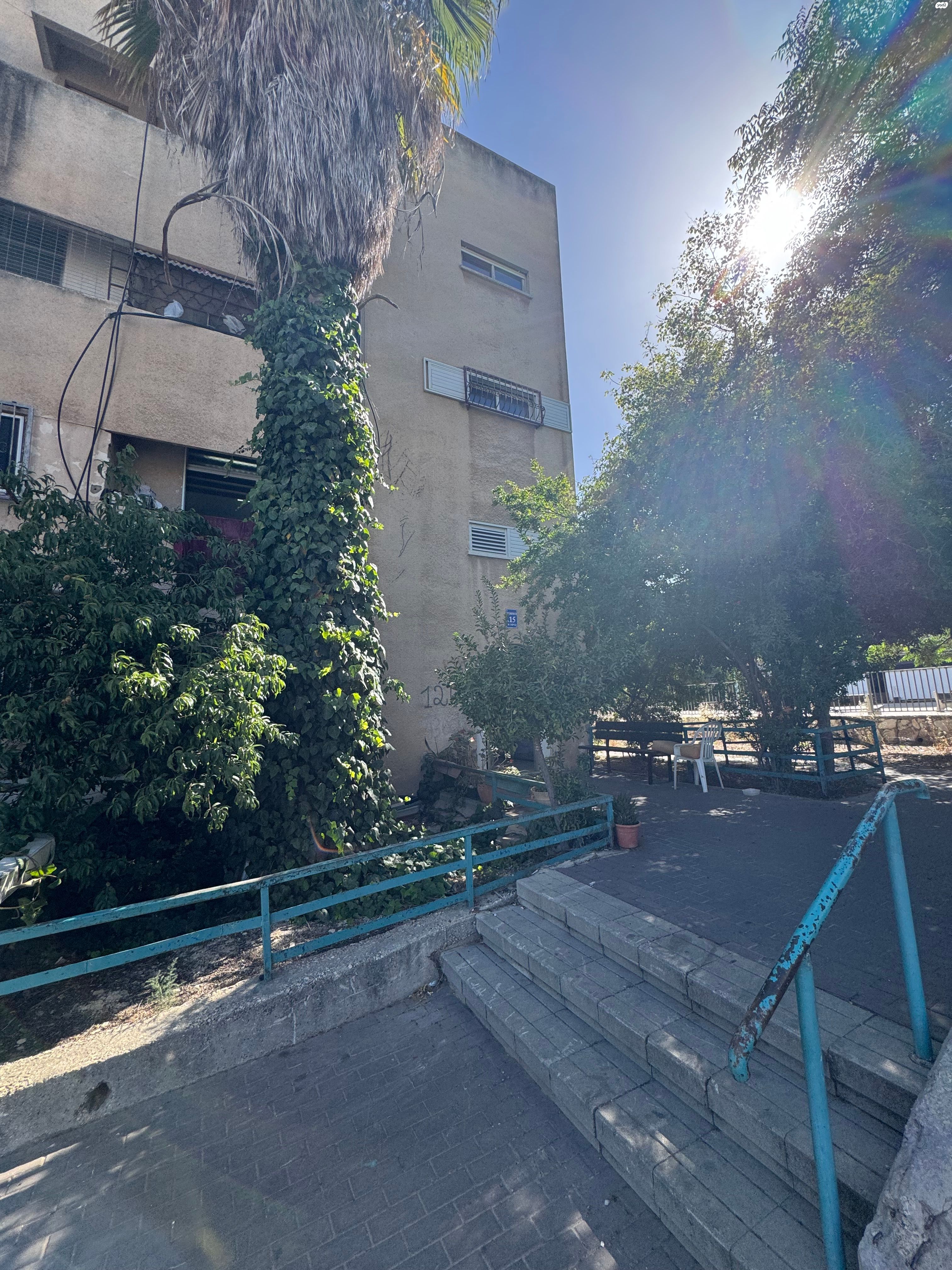 שדרות השושנים 