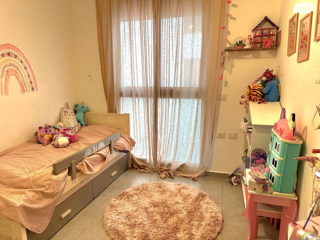 דירת גן, תל מונד