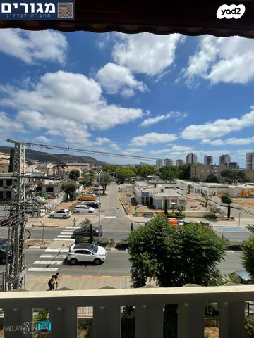 דירה, ז'בוטינסקי, עמידר, טירת כרמל