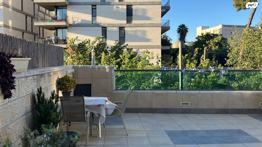 דירה, צרת, מקור חיים, ירושלים