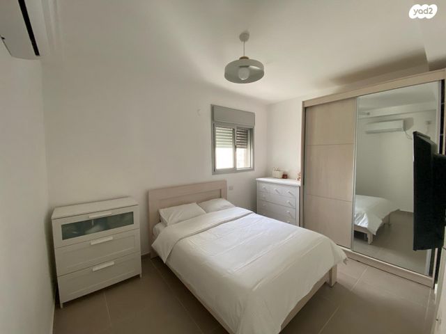 דירה, יהודה לייב פינסקר, רמב"ם, ראשון לציון