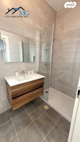 תיירות ונופש, סוקולוב 12, רוטשילד עצמאות, בת ים