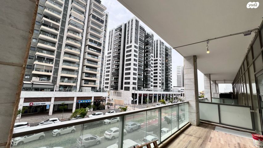 משרדים, משה לוי, נאות שמיר, רמלה