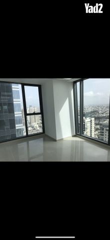 יגאל אלון 