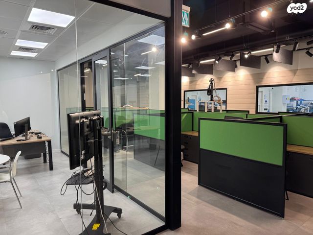 חנויות/ שטח מסחרי, עספיא, עספיא