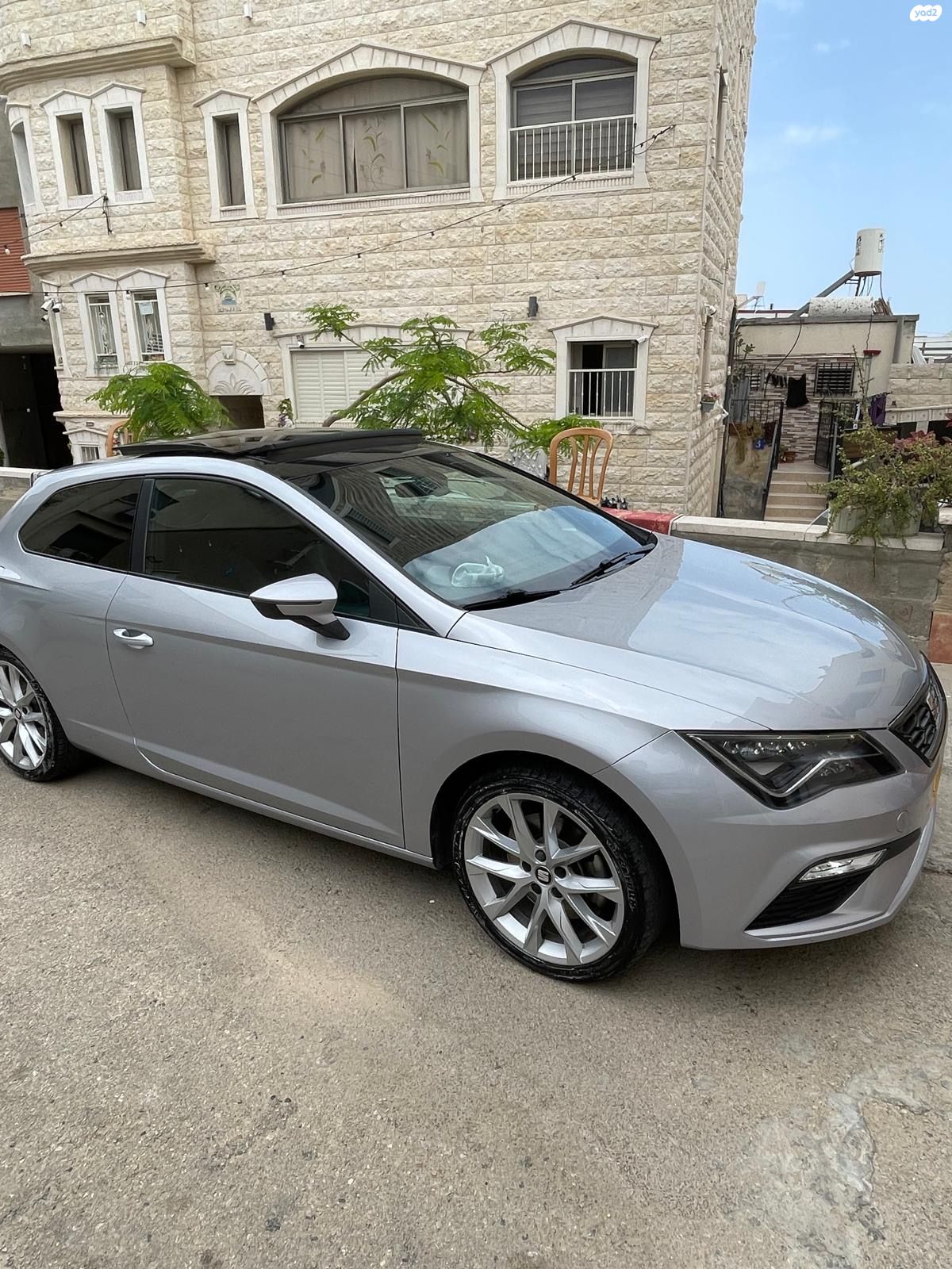 מודעת רכב סיאט לאון