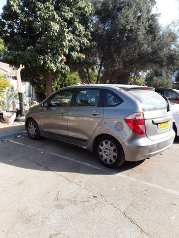מודעת רכב הונדה FR-V