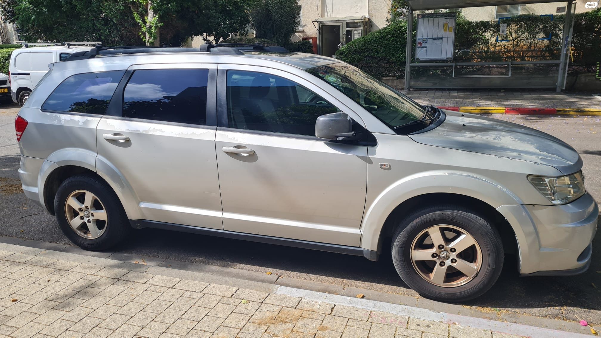 מודעת רכב דודג' ג'רני