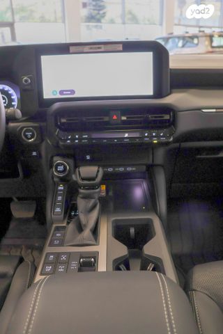 טויוטה לנד קרוזר