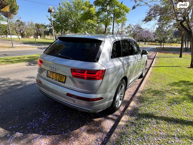 מודעת רכב אאודי Q7