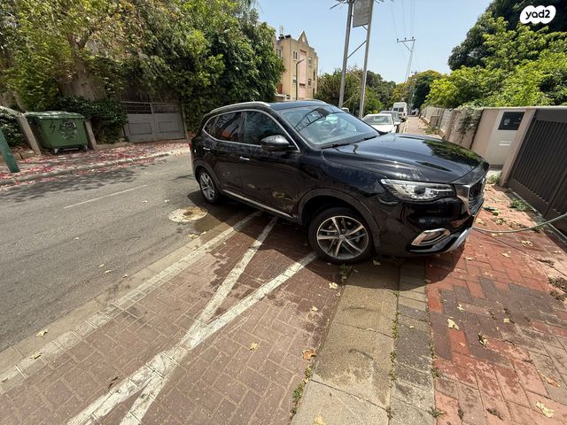 מודעת רכב אם ג'י EHS PHEV