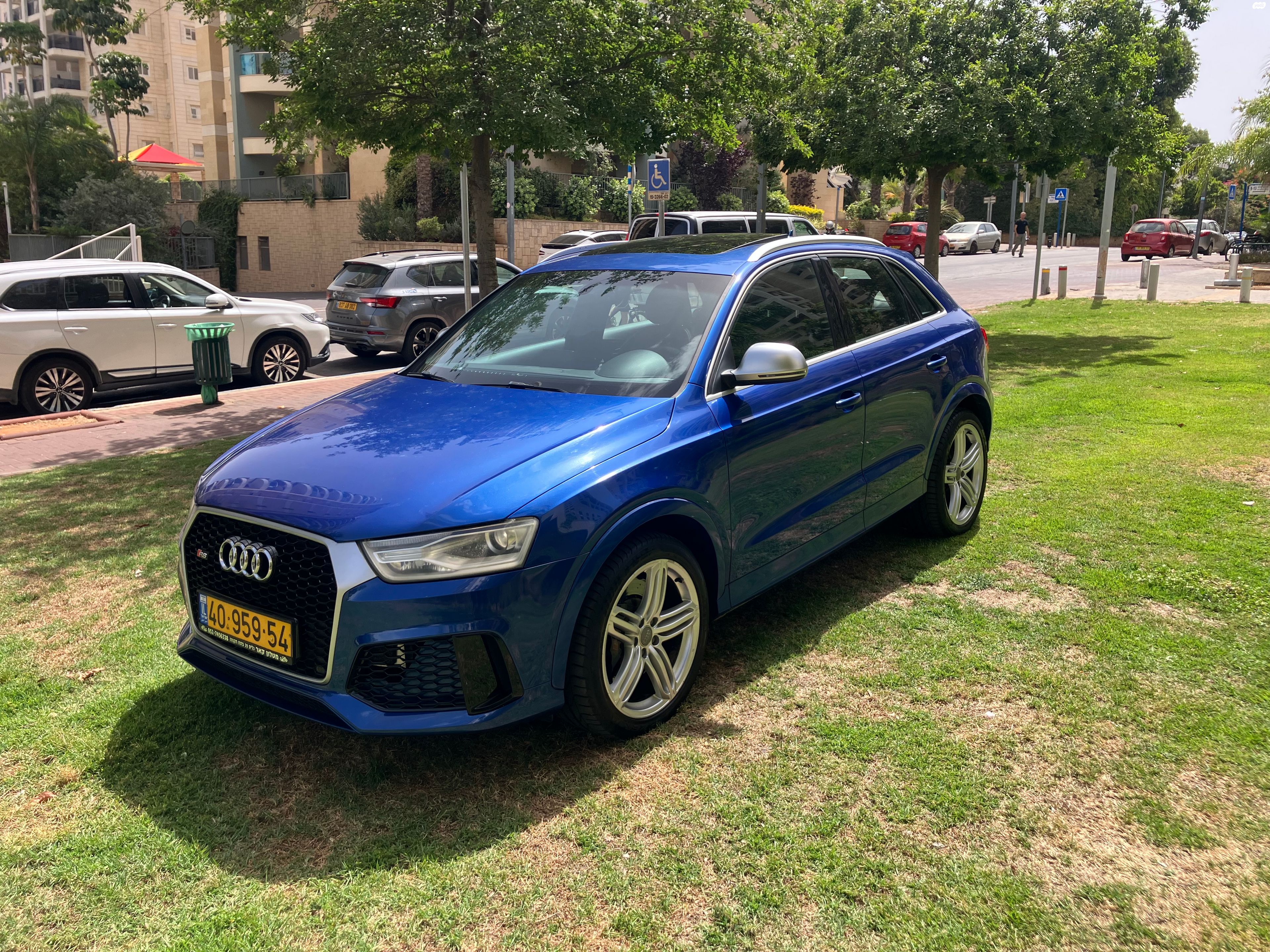 מודעת רכב אאודי RS Q3