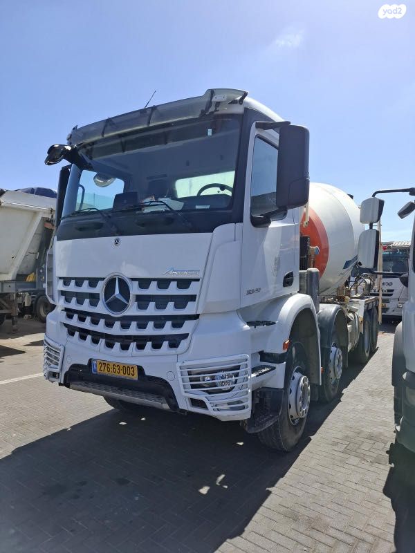 מודעת רכב מערבל בטון