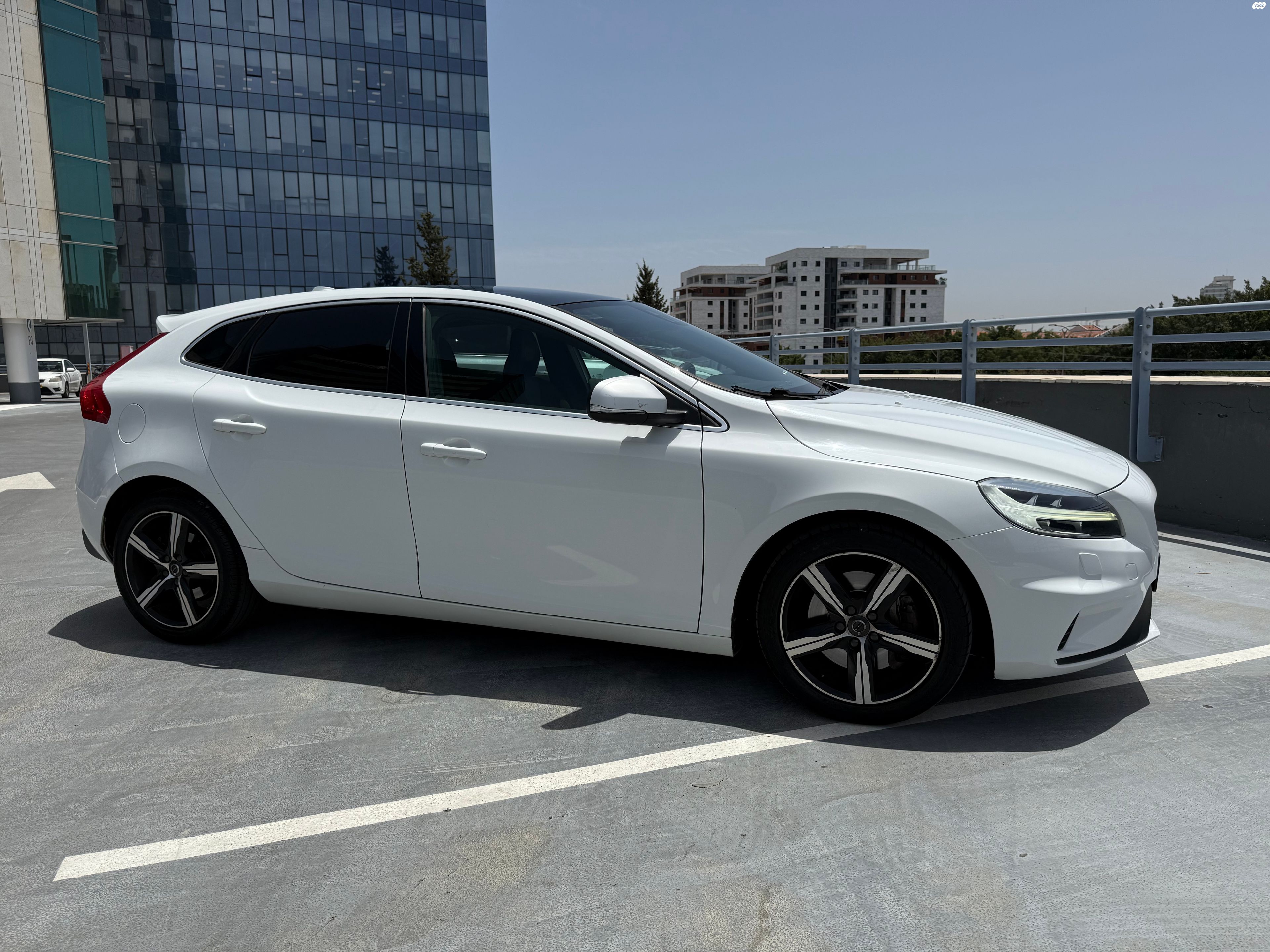 מודעת רכב וולוו V40