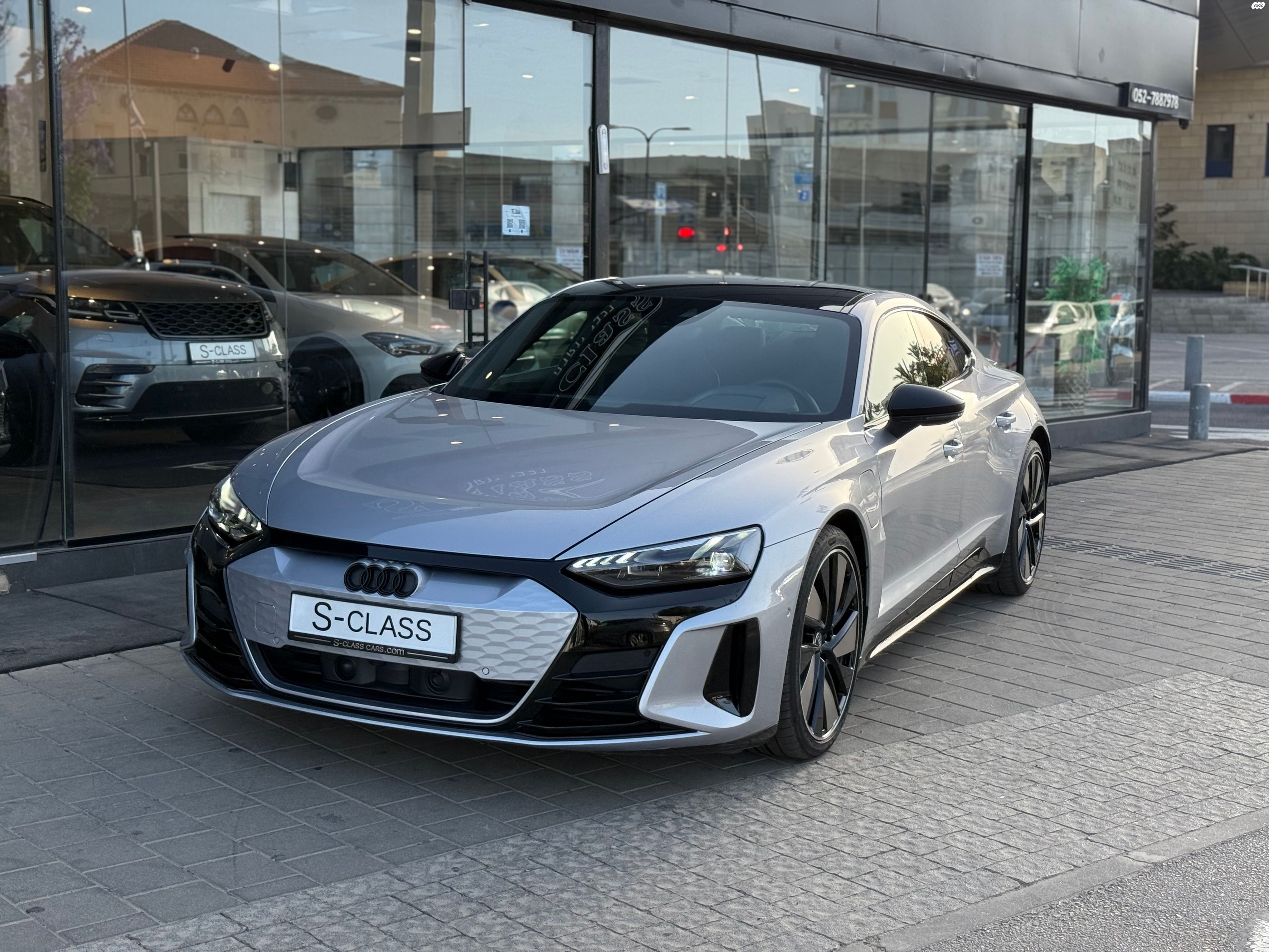 מודעת רכב אאודי E-tron GT