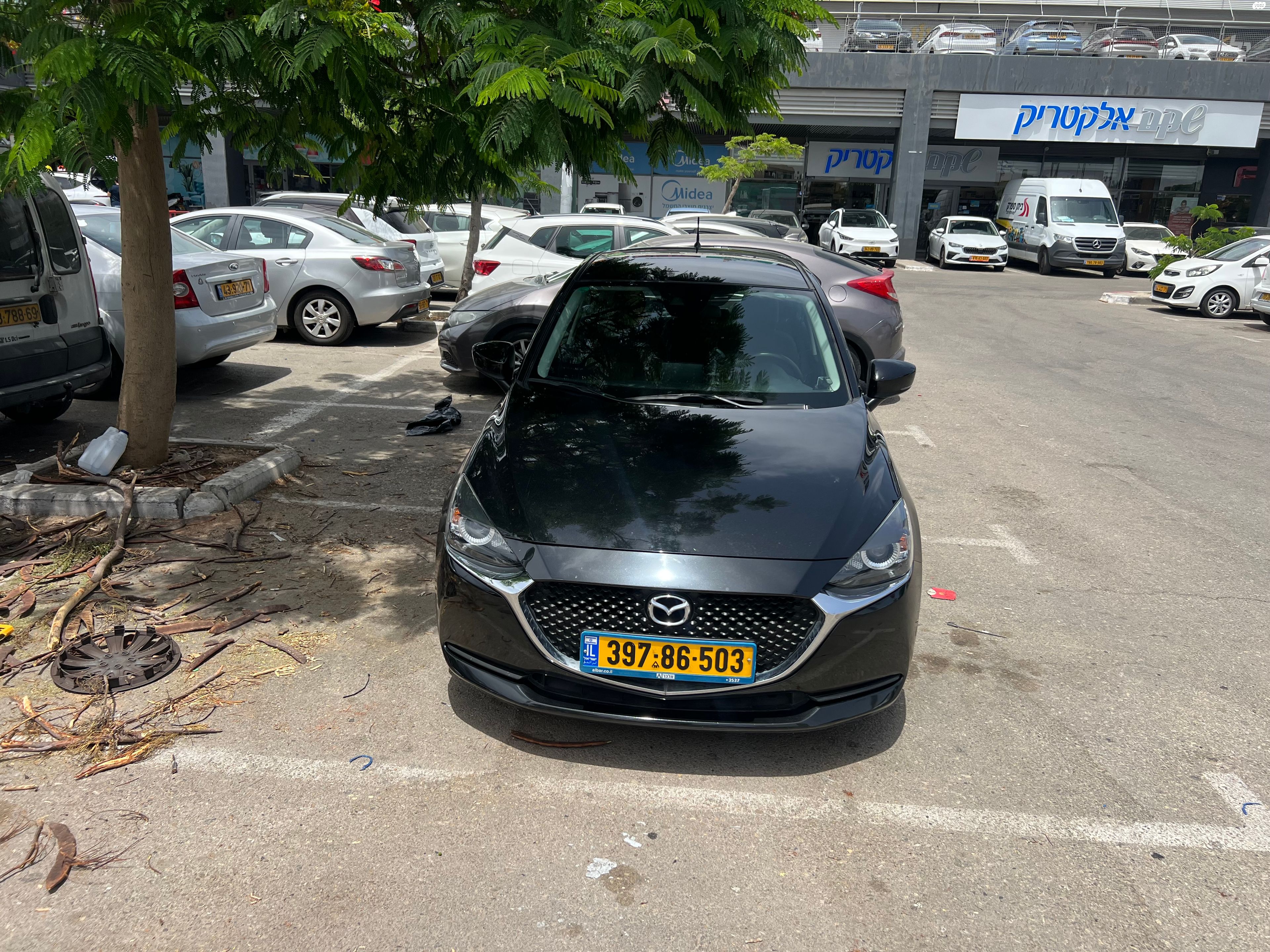 מודעת רכב מאזדה 2