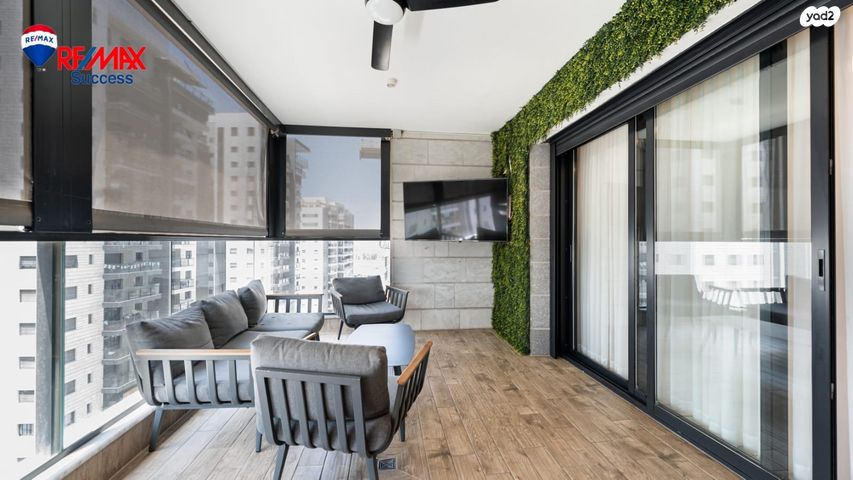 דירה, יעקב דורי, נאות שמיר, רמלה