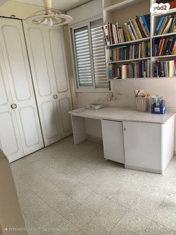 דירה, ד"ר ארתור בירם, חיפה