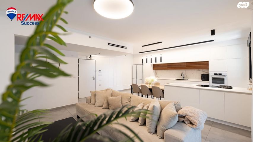 דירה, יעקב דורי, נאות שמיר, רמלה