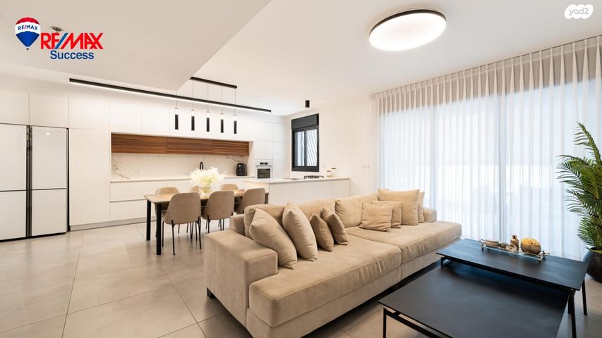 דירה, יעקב דורי, נאות שמיר, רמלה