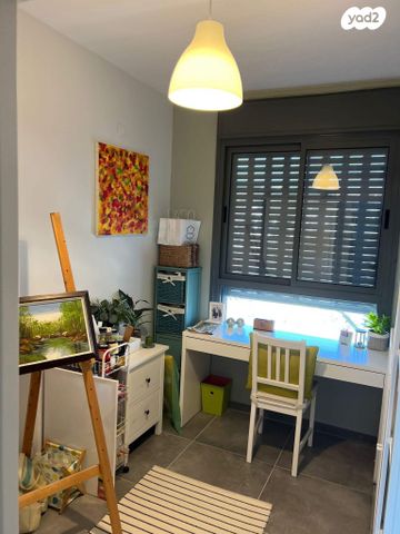 דירה, לח"י, שז"ר / דקר, טירת כרמל