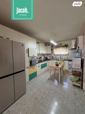 דירת גן, טירת כרמל