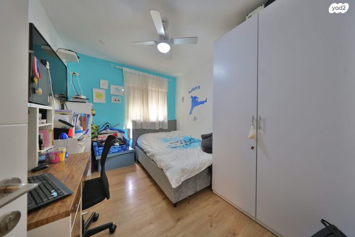 בית פרטי/ קוטג', מנחם בגין, נווה גנים, קרית מוצקין