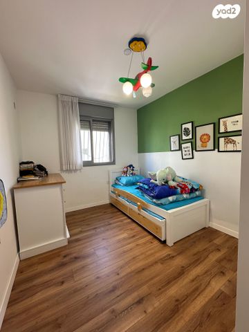 דירה, אליהו הנביא, פסגות אפק, ראש העין