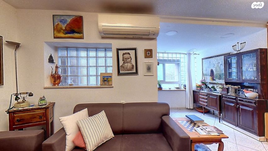 דירת גן, אלון שבות