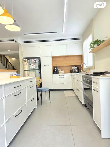 דירת גן, תל מונד