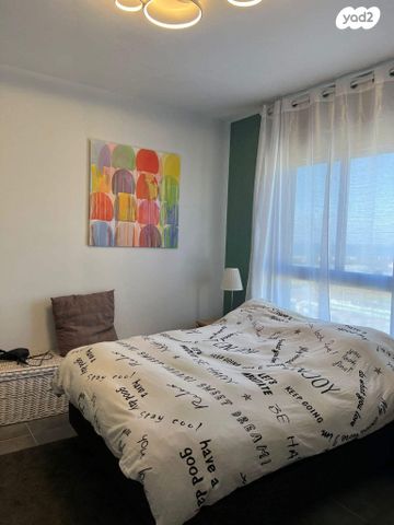 דירה, לח"י, שז"ר / דקר, טירת כרמל