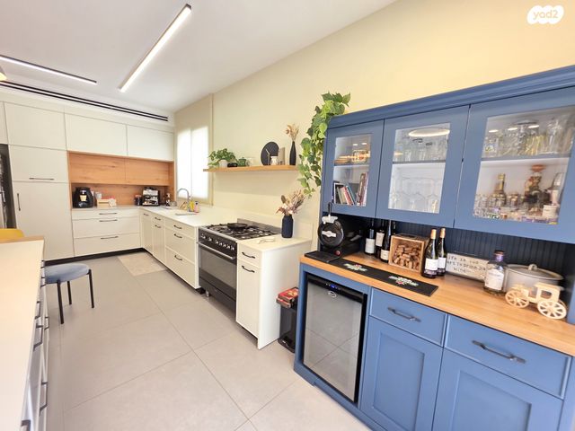 דירת גן, תל מונד