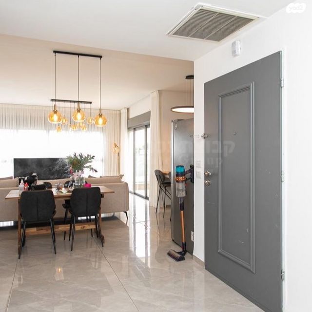 גג/ פנטהאוז, מעלות הבוצרים, מרכז הכרמל, חיפה