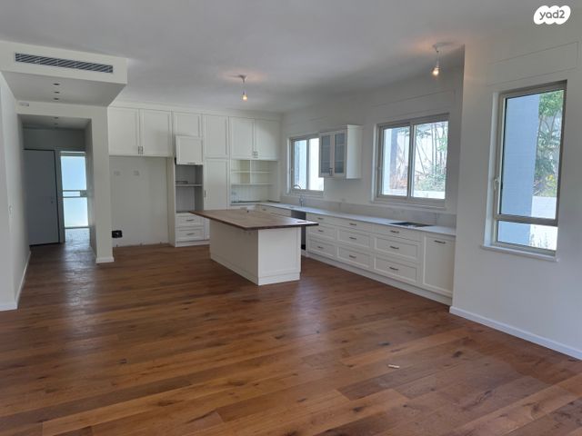 בית פרטי/ קוטג', שאר העיר, קדימה צורן