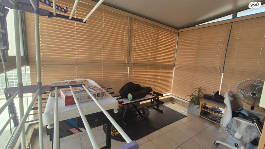 דירה, אורנית, אורנית