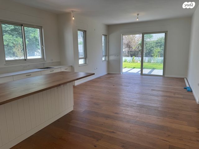 בית פרטי/ קוטג', שאר העיר, קדימה צורן