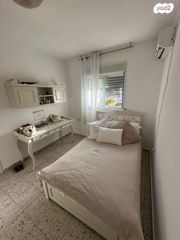 דירה, הדולב 18, קדימה צורן