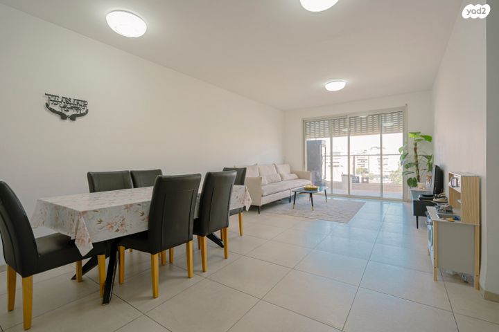 דירה, יעקב קינמון, עפולה