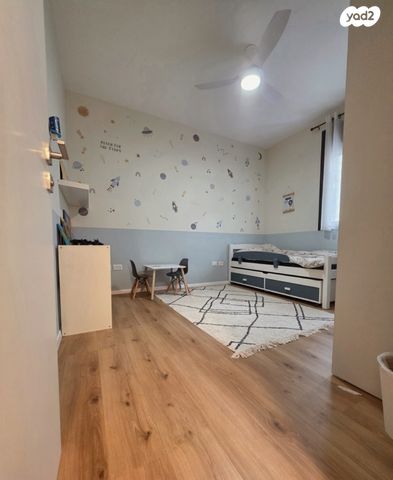 דירת גן, תל מונד