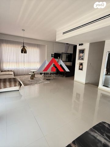 דופלקס, העצמאות, כפר גנים ג, פתח תקווה