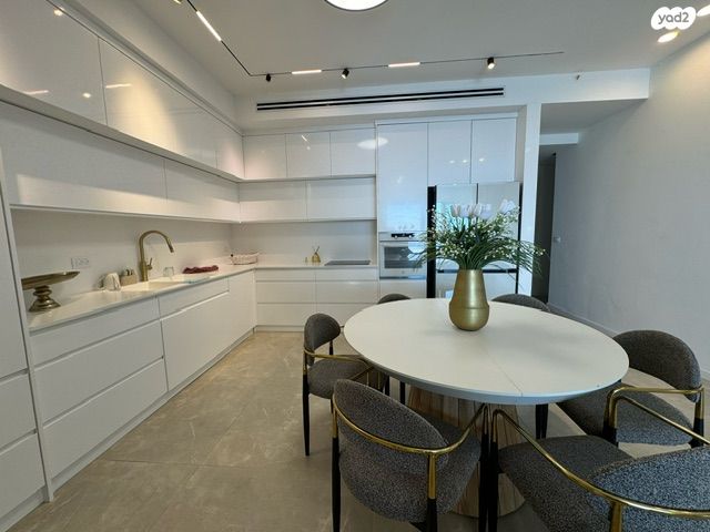 גג/ פנטהאוז, גבעת אולגה, חדרה