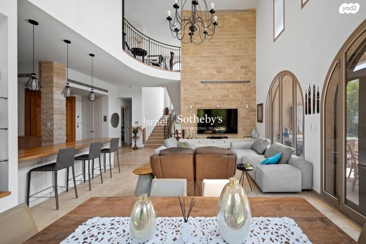 בית פרטי/ קוטג', הרקיע, הגולף, קיסריה