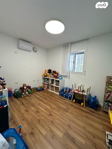 דירה, אליהו הנביא, פסגות אפק, ראש העין