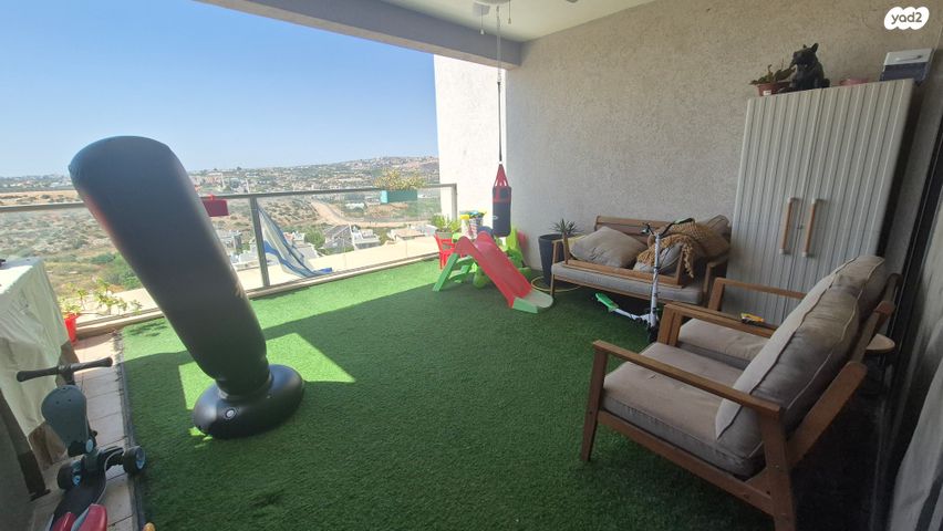 דירה, אורנית, אורנית