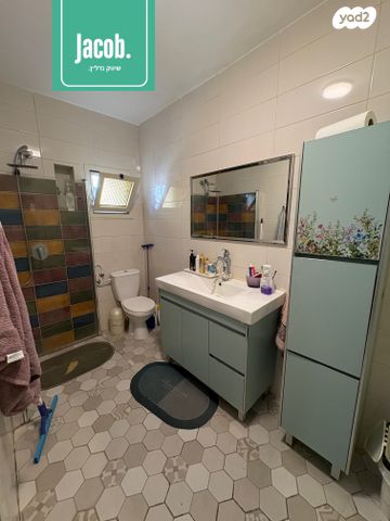 דירת גן, טירת כרמל