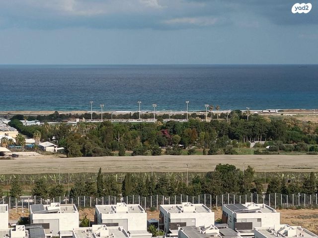דירה, לח"י, שז"ר / דקר, טירת כרמל