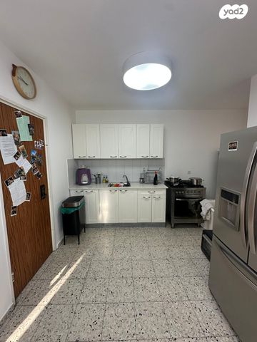 דירה, הדולב 18, קדימה צורן